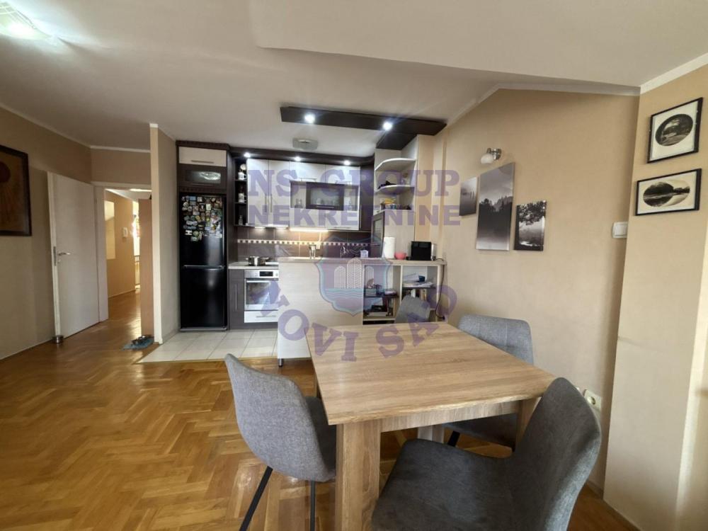 Slika 2 - Odličan duplex troiposoban stan na Novoj Detelinari