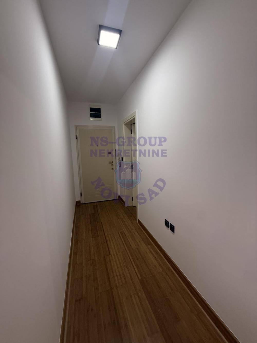 Slika 0 - Dvoiposoban, 54m2, Grbavica Novi Sad, sa terasom, ima lift