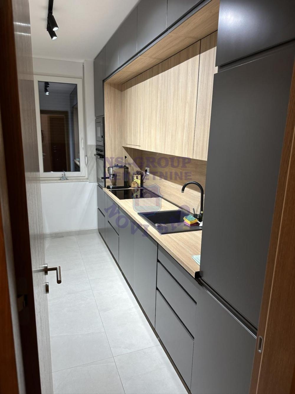 Slika 9 - Dvosoban, 50m2, Detelinara Novi Sad, sa terasom, ima lift