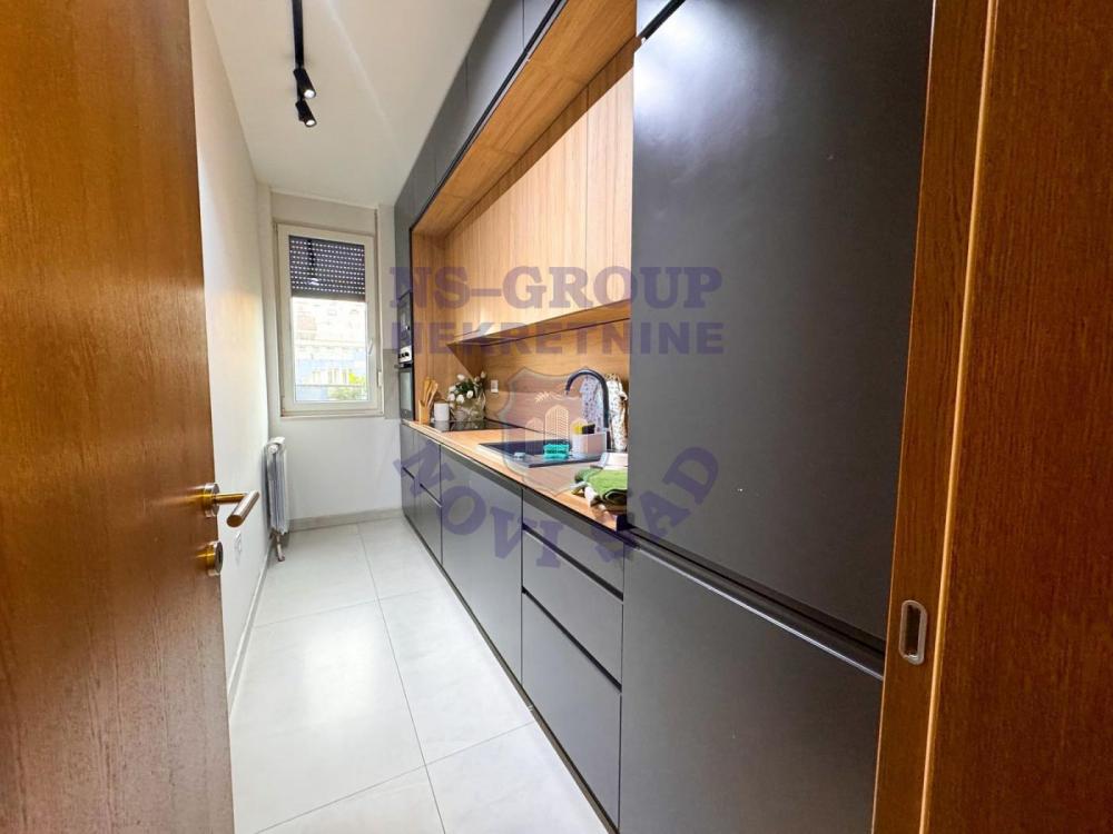 Slika 2 - Dvosoban, 50m2, Detelinara Novi Sad, sa terasom, ima lift