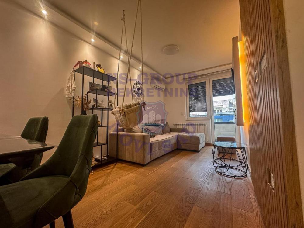 Slika 4 - Dvosoban, 50m2, Detelinara Novi Sad, sa terasom, ima lift