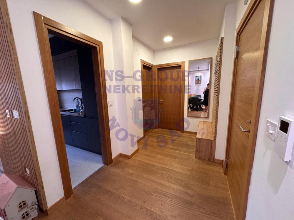 Slika 6 - Dvosoban, 50m2, Detelinara Novi Sad, sa terasom, ima lift