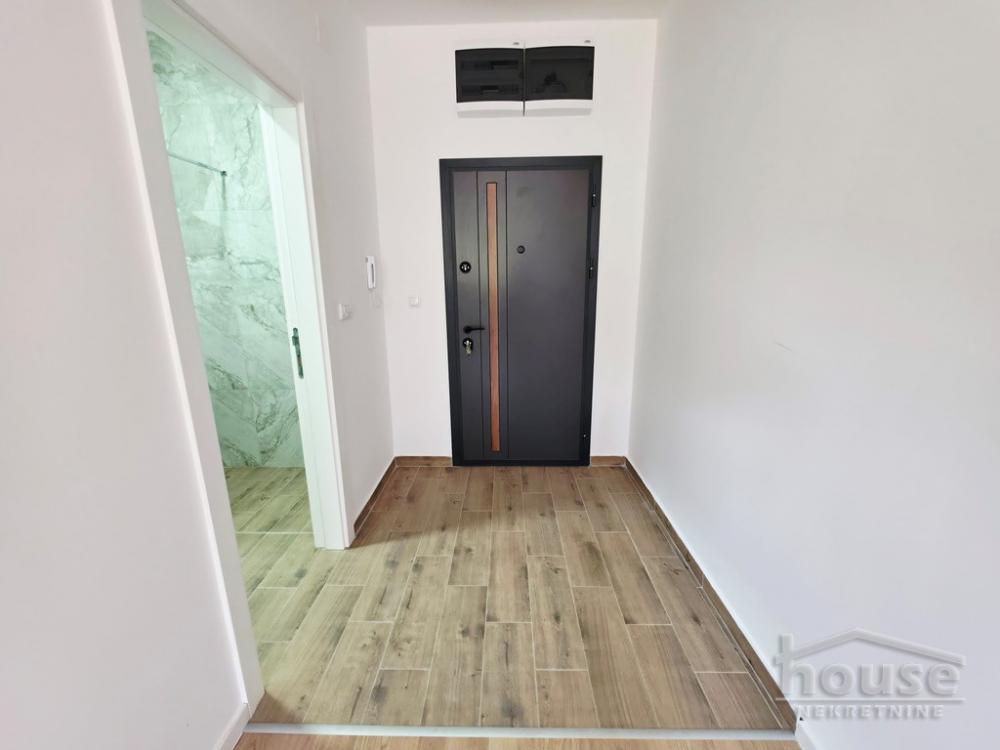 Slika 5 - Stan,NOVI SAD,SALAJKA,kv: 24.00, € 72000, ID: 1066202