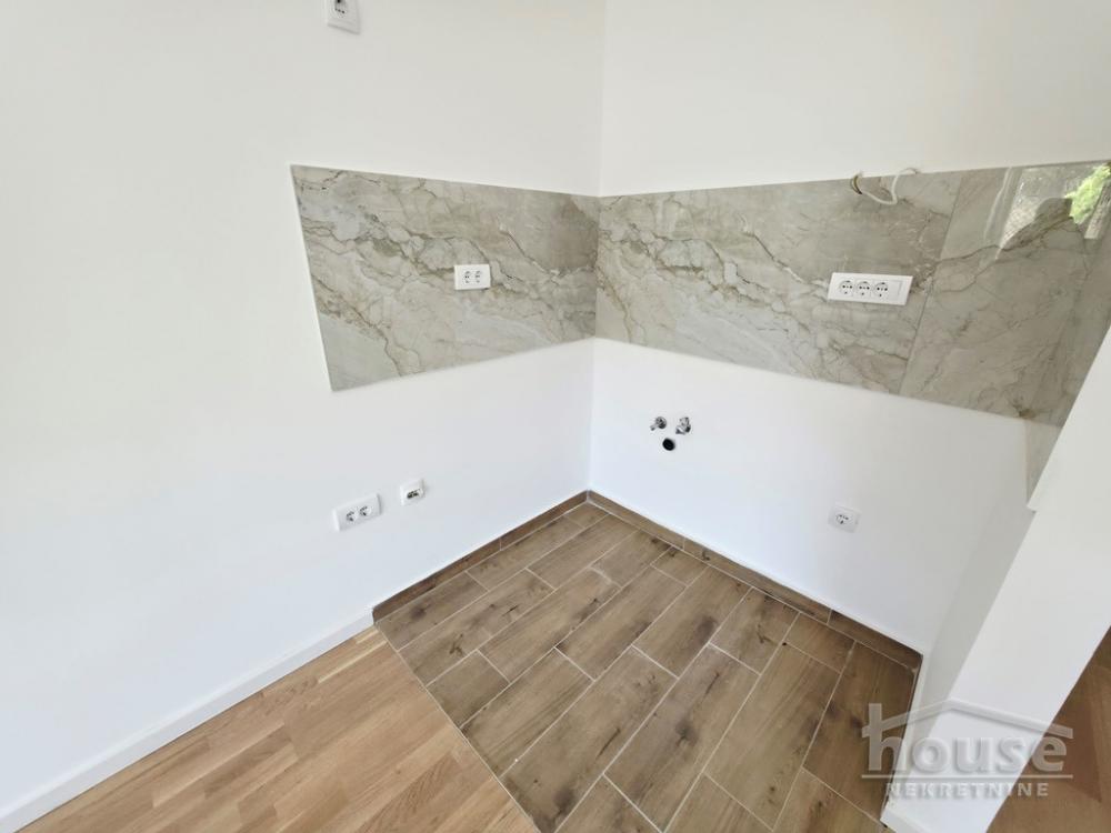 Slika 3 - Stan,NOVI SAD,SALAJKA,kv: 24.00, € 72000, ID: 1066202