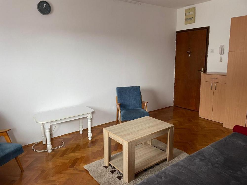 Slika 3 - Jednosoban, 26m2, Novi Sad centar Novi Sad, ima lift