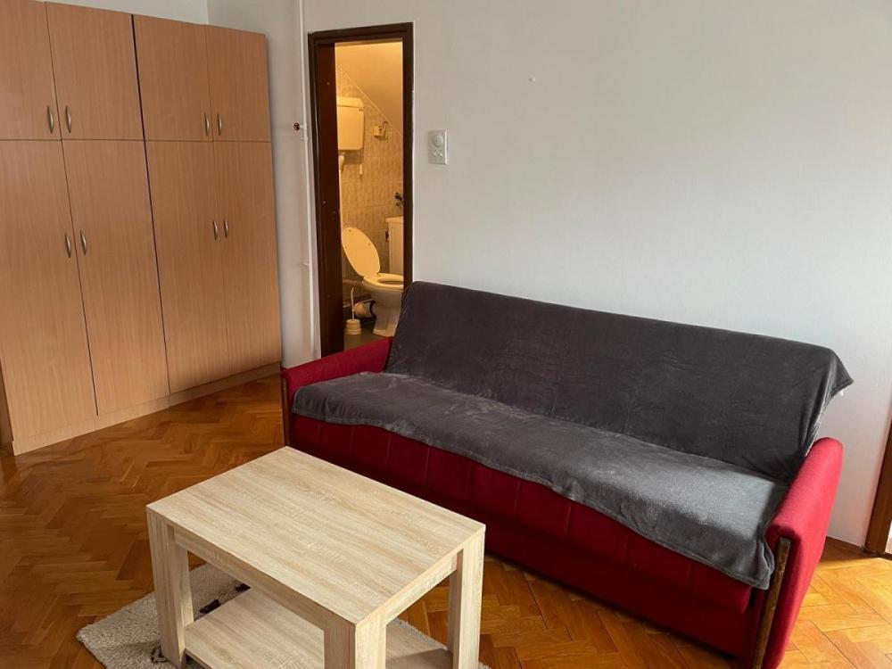 Slika 2 - Jednosoban, 26m2, Novi Sad centar Novi Sad, ima lift
