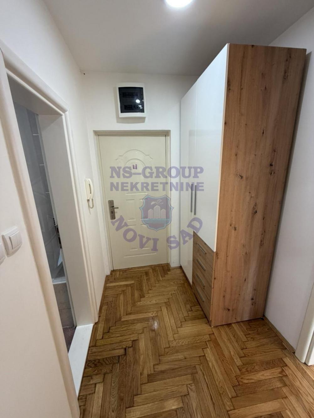 Slika 4 - Kompletno namešten jednoiposoban stan!