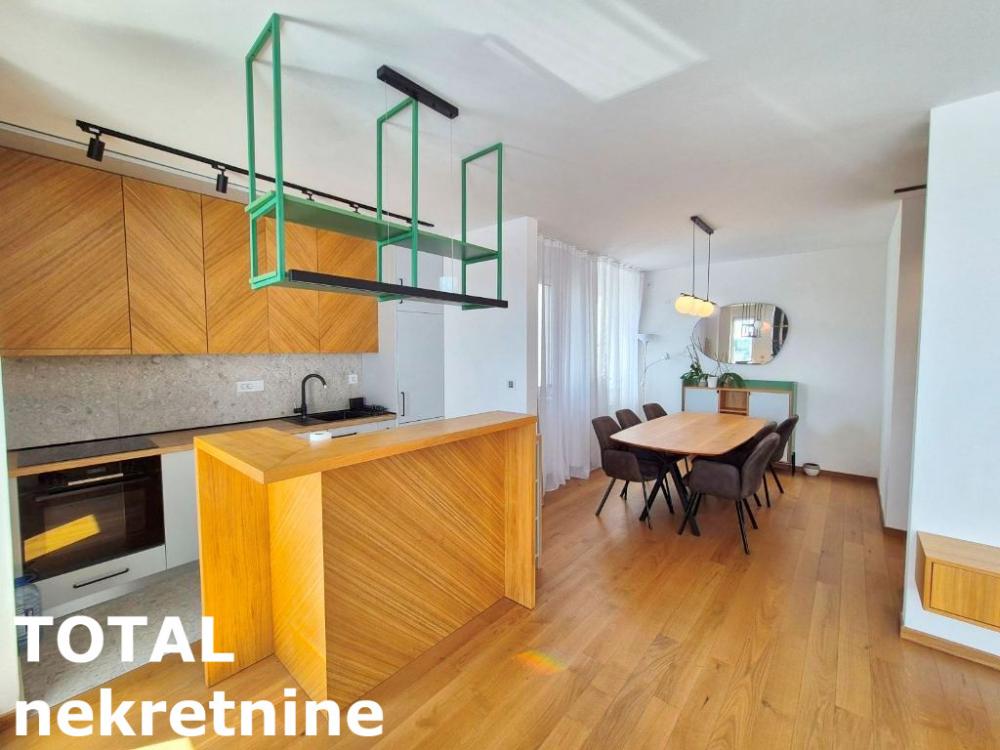 Slika 5 - Stan,NOVI SAD,BULEVAR EVROPE,kv: 78.00, € 270000, ID: 1102589