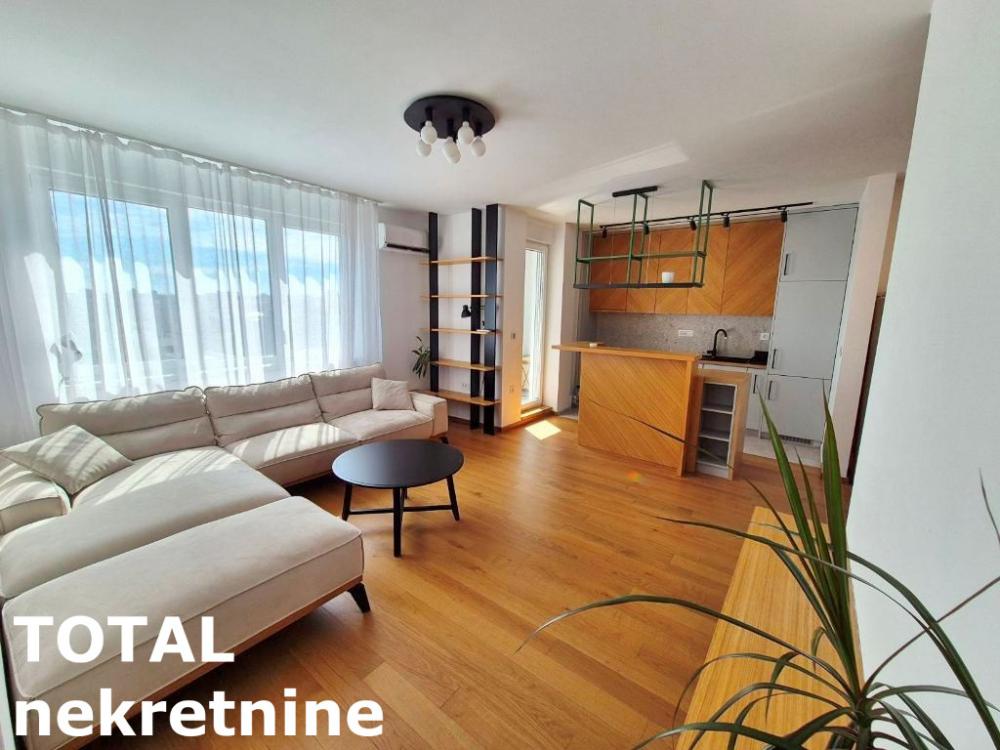 Slika 1 - Stan,NOVI SAD,BULEVAR EVROPE,kv: 78.00, € 270000, ID: 1102589