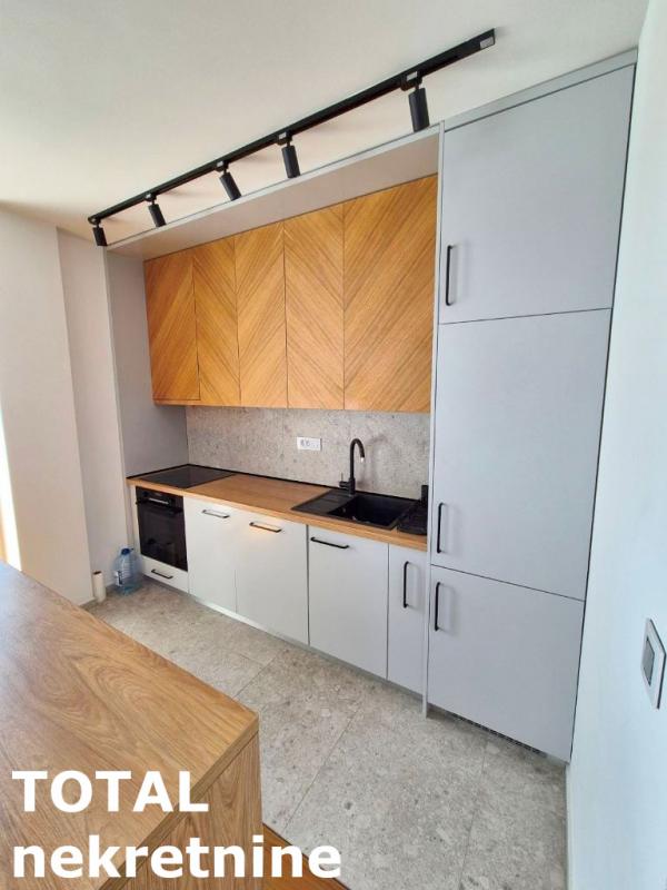 Slika 8 - Stan,NOVI SAD,BULEVAR EVROPE,kv: 78.00, € 270000, ID: 1102589