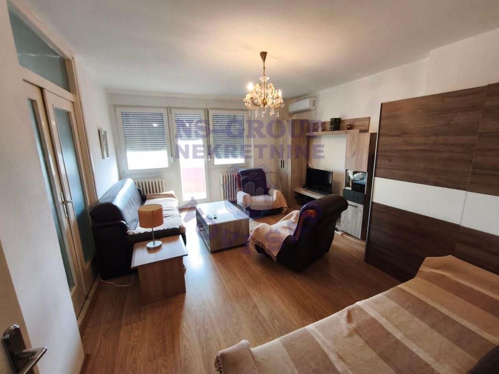 Slika 1 - Jednoiposoban, 47m2, Liman 4 Novi Sad, sa terasom, ima lift
