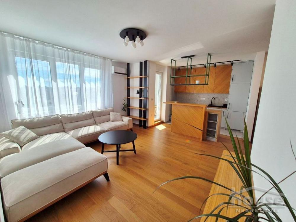 Slika 1 - Stan,NOVI SAD,BULEVAR EVROPE,kv: 78.00, € 270000, ID: 1065741