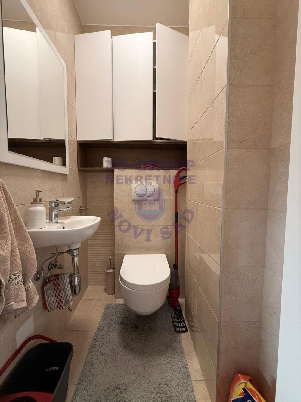 Slika 10 - Trosoban, 85m2, Bulevar patrijarha Pavla (Somborski bulevar) Novi Sad, sa terasom, ima lift