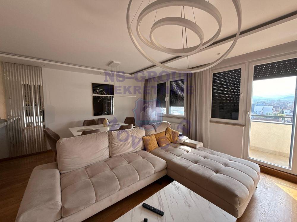 Slika 3 - Trosoban, 85m2, Bulevar patrijarha Pavla (Somborski bulevar) Novi Sad, sa terasom, ima lift