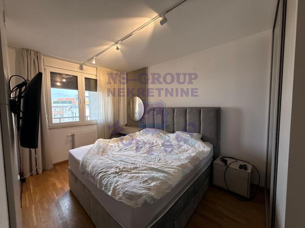 Slika 6 - Trosoban, 85m2, Bulevar patrijarha Pavla (Somborski bulevar) Novi Sad, sa terasom, ima lift