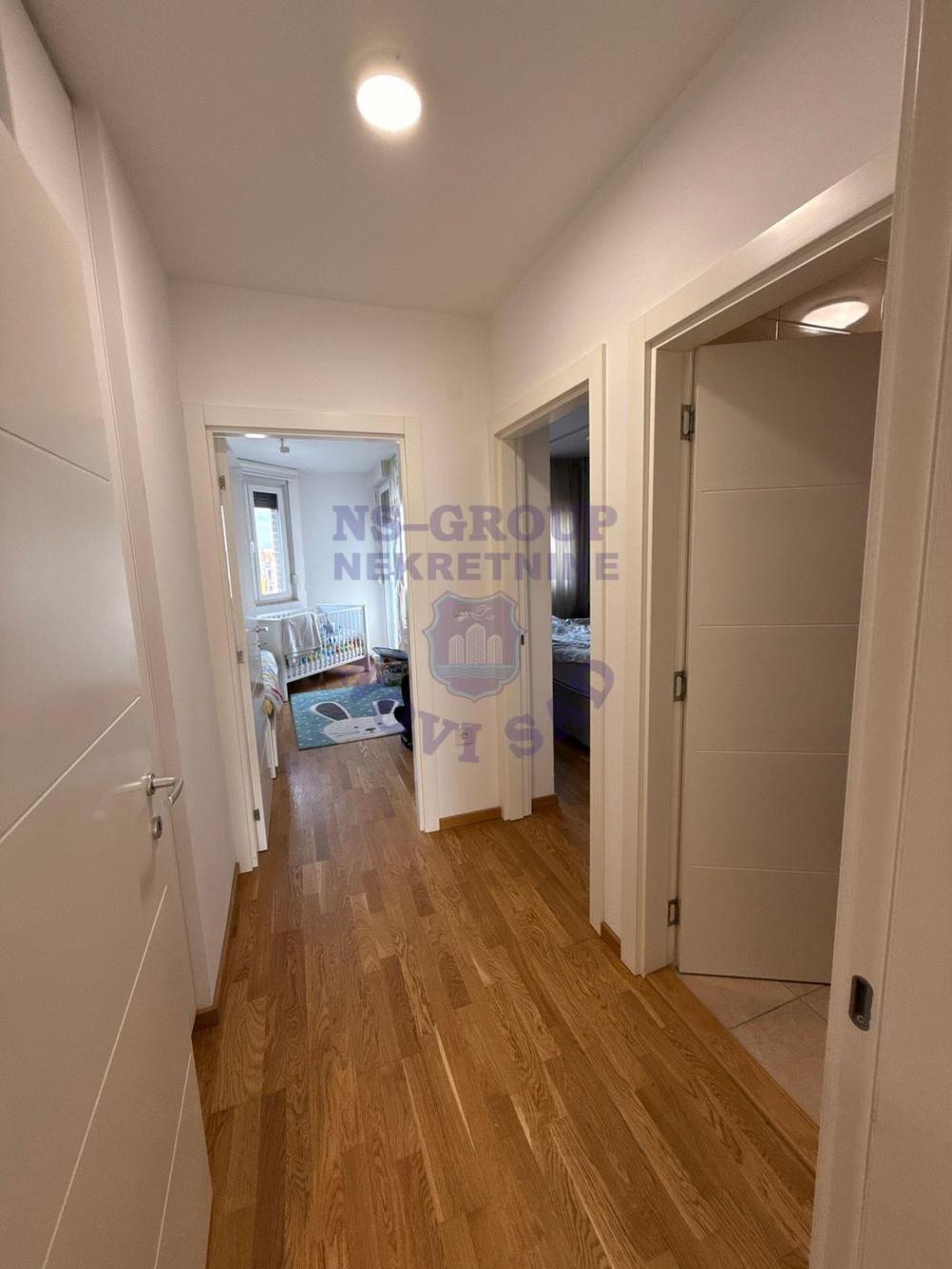 Slika 8 - Trosoban, 85m2, Bulevar patrijarha Pavla (Somborski bulevar) Novi Sad, sa terasom, ima lift