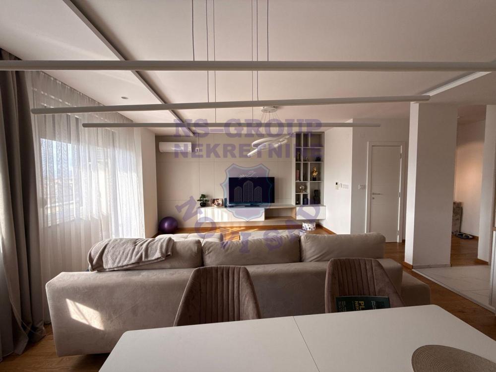 Slika 1 - Trosoban, 85m2, Bulevar patrijarha Pavla (Somborski bulevar) Novi Sad, sa terasom, ima lift