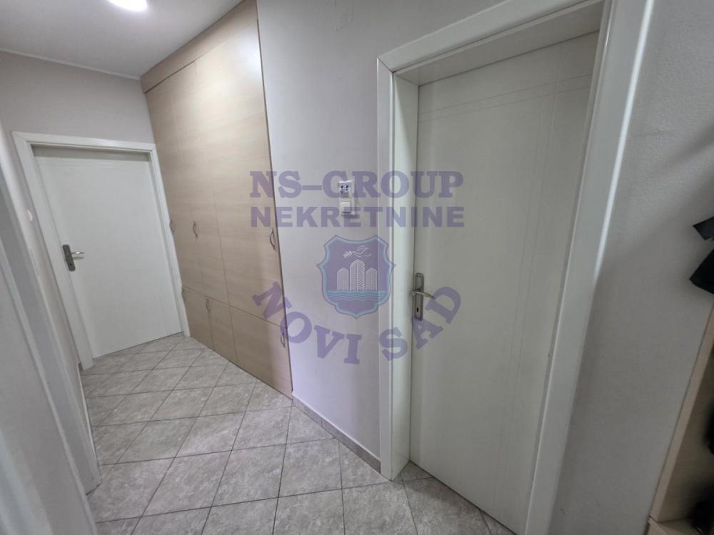 Slika 5 - Trosoban, Bulevar patrijarha Pavla (Somborski bulevar) Novi Sad, sa terasom, ima lift