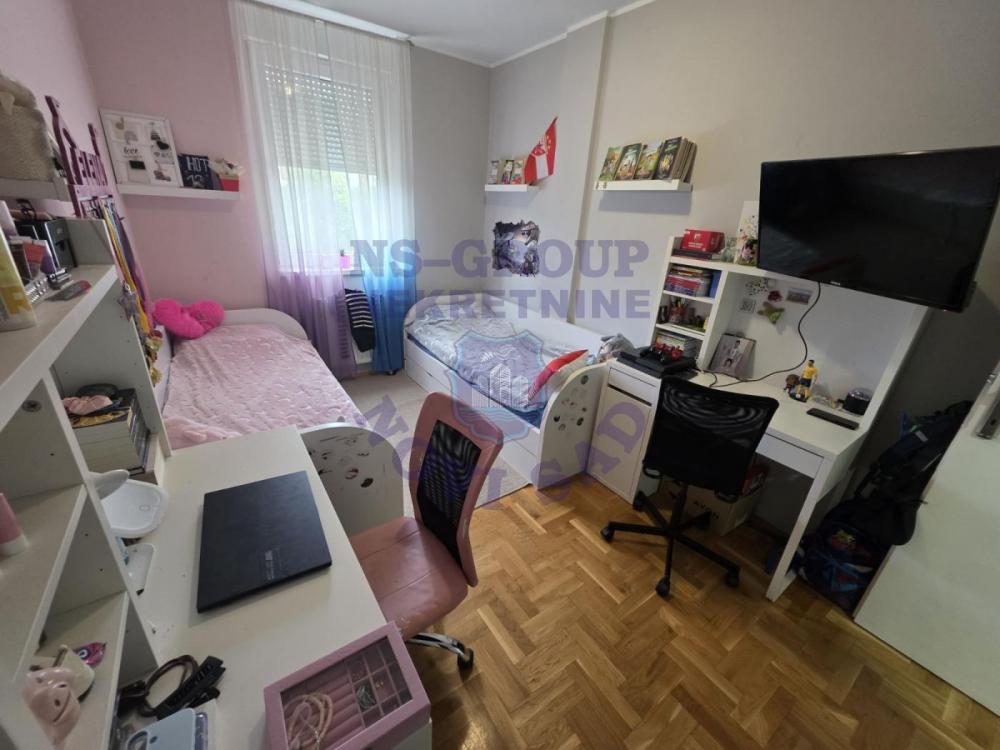 Slika 7 - Trosoban, Bulevar patrijarha Pavla (Somborski bulevar) Novi Sad, sa terasom, ima lift