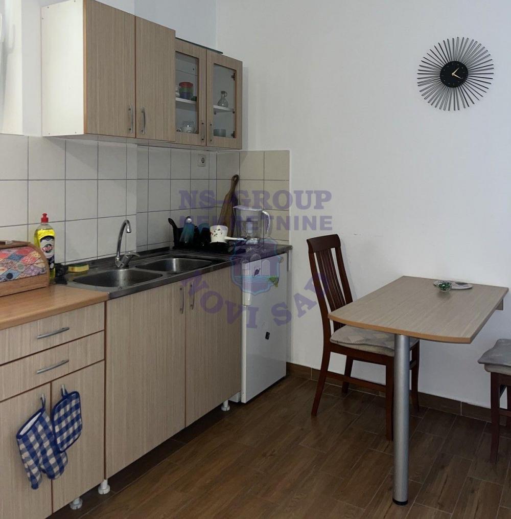 Slika 2 - Prodaja stana, 35m2, Telep Novi Sad, sa terasom, ima lift