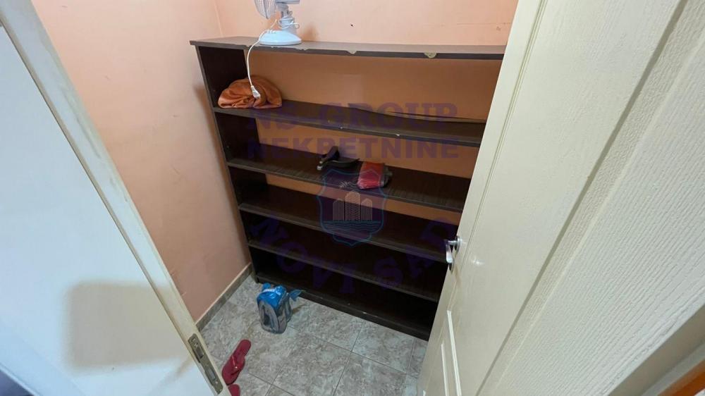 Slika 9 - Dvosoban, 53m2, Bulevar oslobođenja Novi Sad, sa terasom, ima lift
