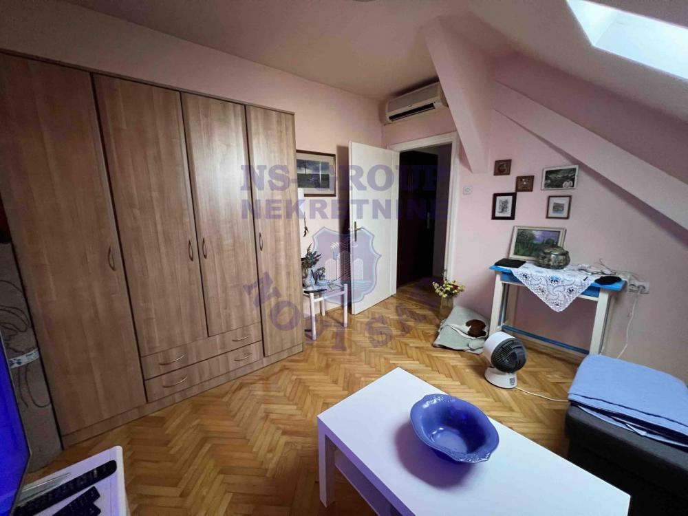 Slika 1 - Jednoiposoban, 26m2, Socijalno Novi Sad, ima lift