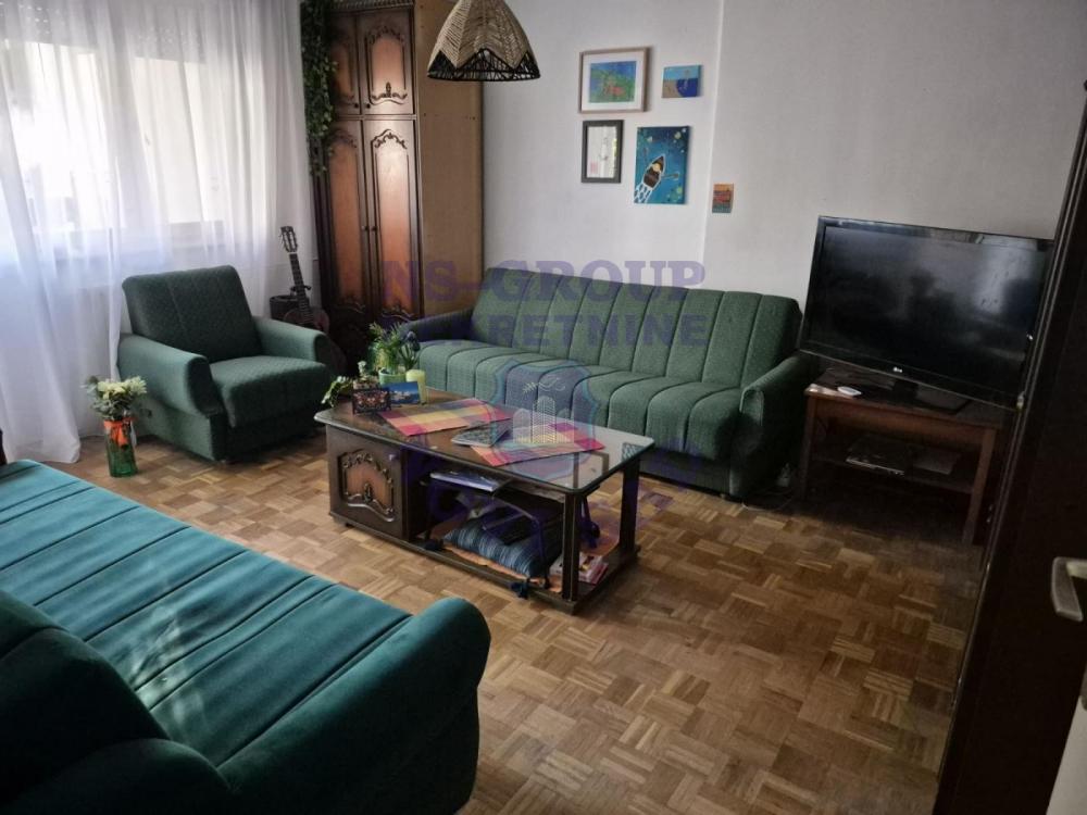 Slika 1 - Dvosoban, Novo naselje Novi Sad, sa terasom