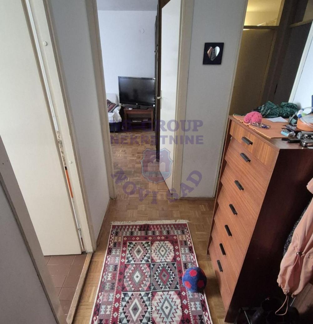 Slika 3 - Dvosoban, Novo naselje Novi Sad, sa terasom