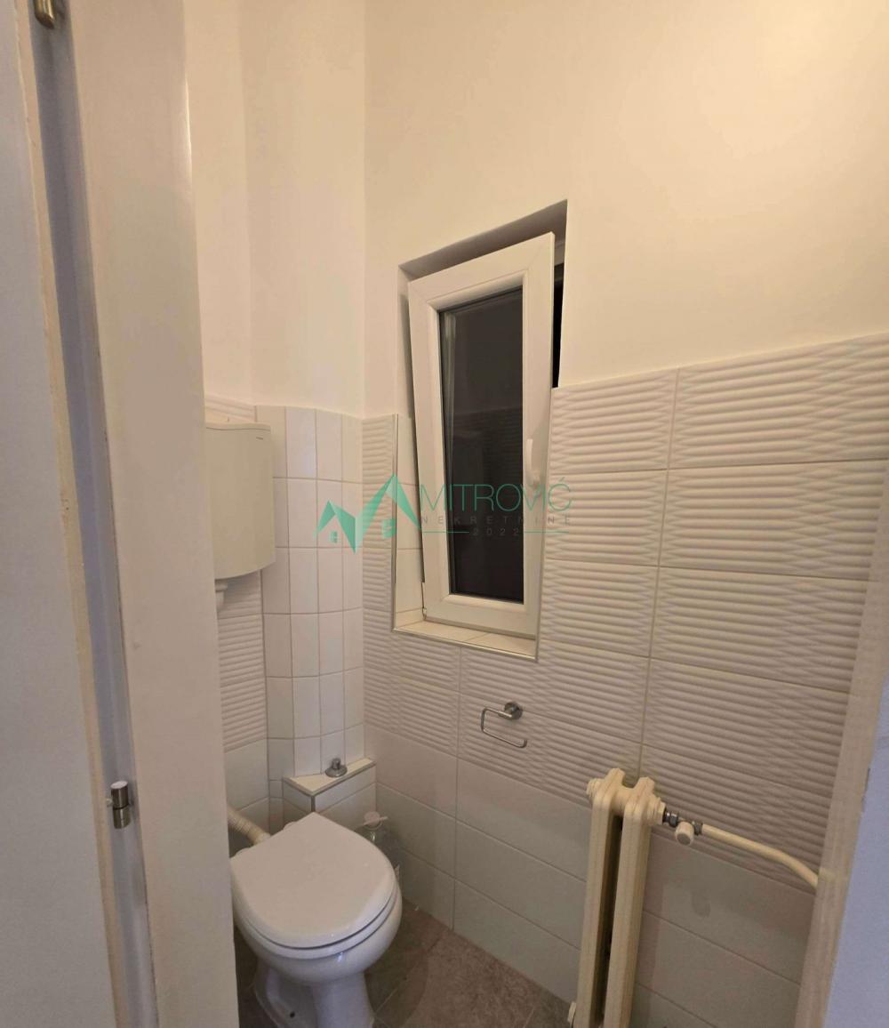 Slika 7 - **Stan sa pogledom na Petrovaradinsku tvrđavu – 112 m², kod Dunavskog parka** 