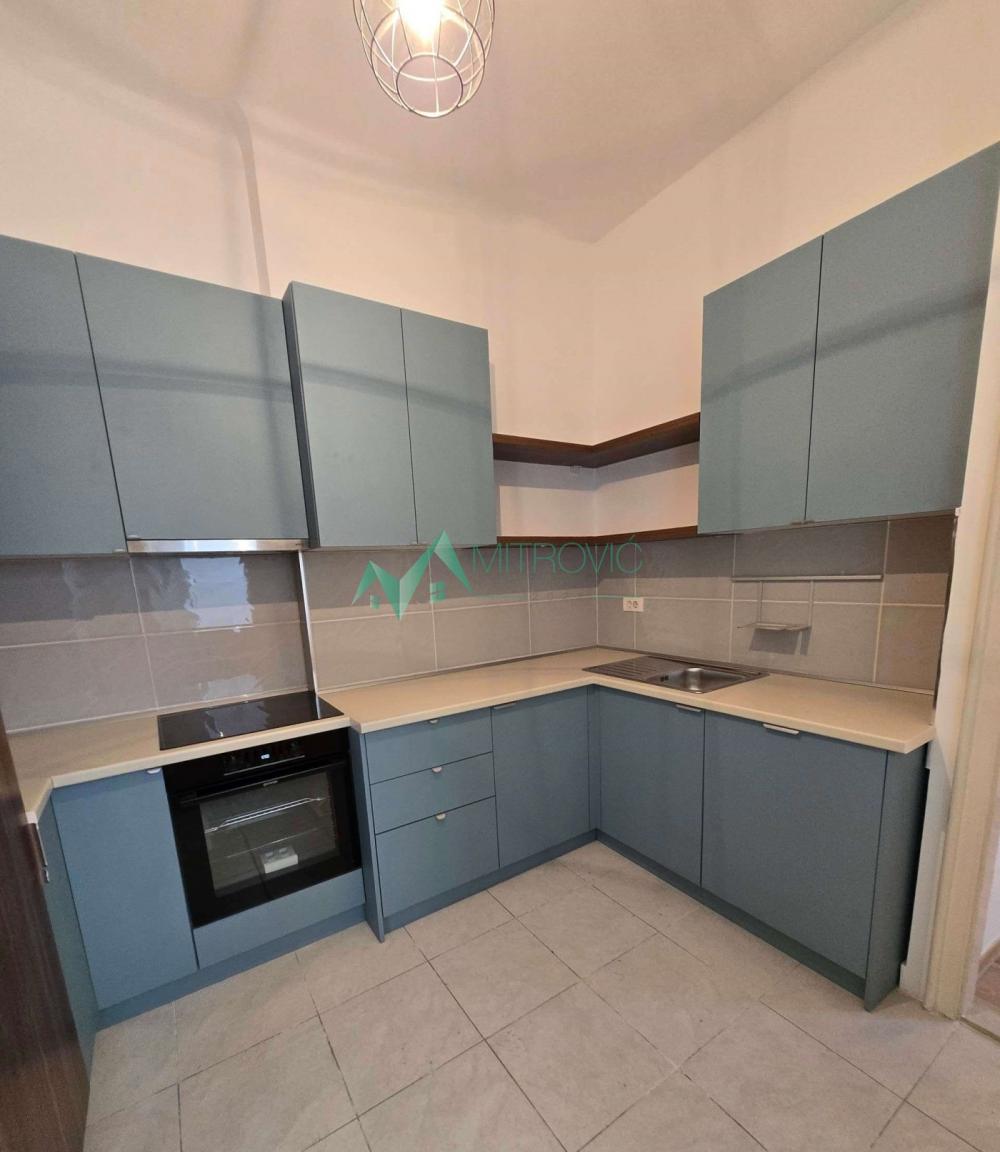 Slika 4 - **Stan sa pogledom na Petrovaradinsku tvrđavu – 112 m², kod Dunavskog parka** 
