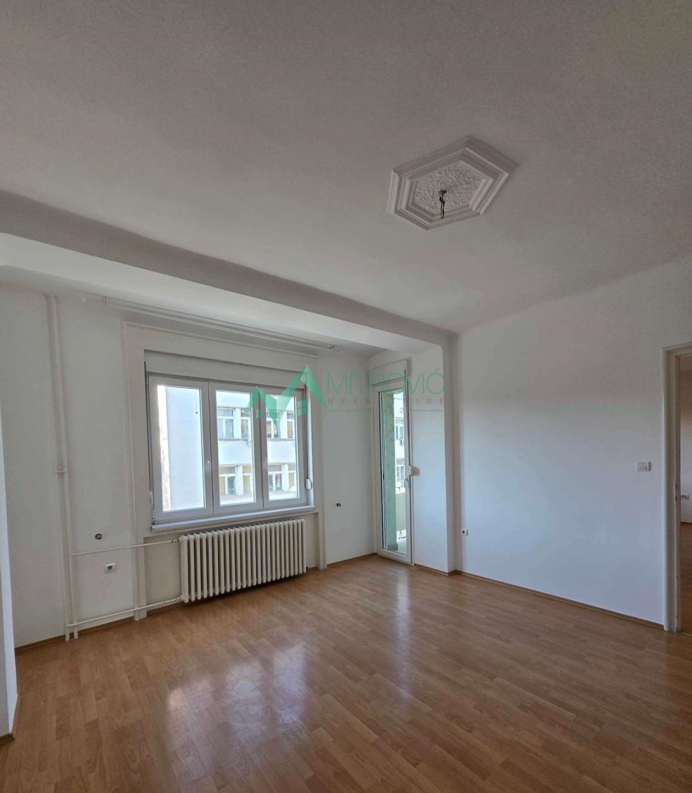 Slika 3 - **Stan sa pogledom na Petrovaradinsku tvrđavu – 112 m², kod Dunavskog parka** 