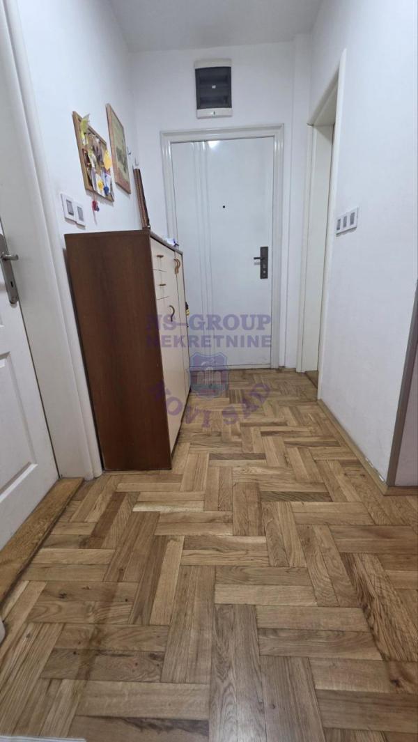 Slika 9 - Četvorosoban, 86m2, Socijalno Novi Sad, sa terasom