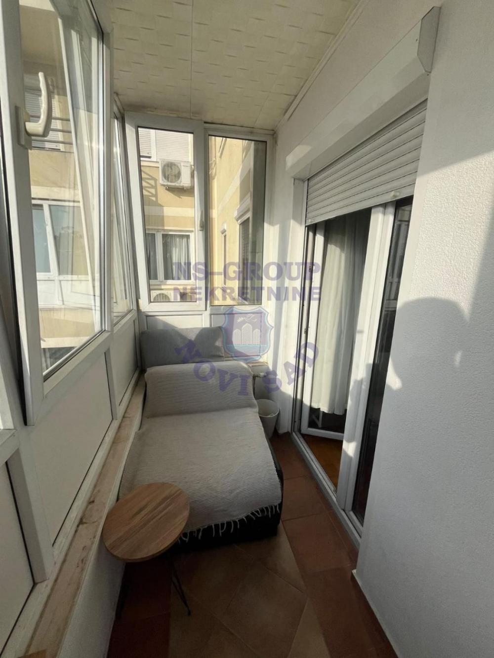 Slika 10 - Četvorosoban, 86m2, Socijalno Novi Sad, sa terasom