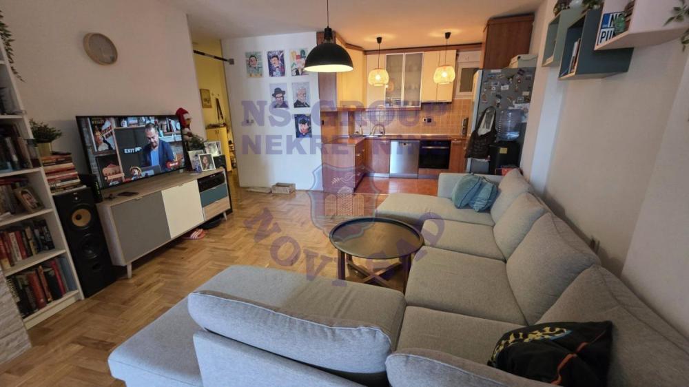 Slika 1 - Četvorosoban, 86m2, Socijalno Novi Sad, sa terasom