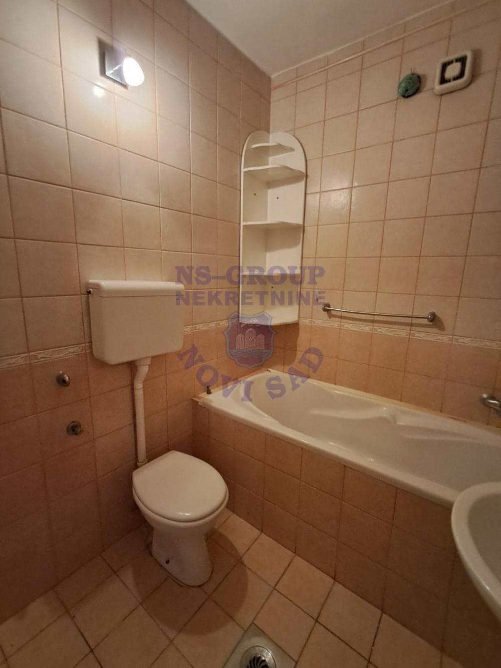 Slika 7 - Dvoiposoban, 69m2, Novo naselje Novi Sad, sa terasom