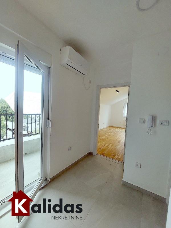 Slika 5 - Stan,NOVI SAD,GRBAVICA,kv: 36, € 105000, ID: 1008945