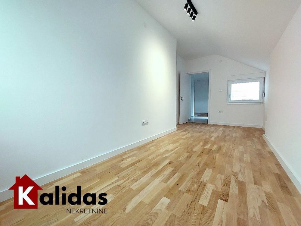 Slika 7 - Stan,NOVI SAD,GRBAVICA,kv: 36, € 105000, ID: 1008945