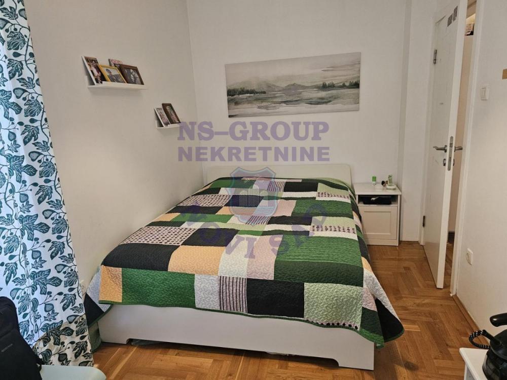 Slika 9 - Trosoban, 74m2, Nova Detelinara Novi Sad, sa terasom, ima lift