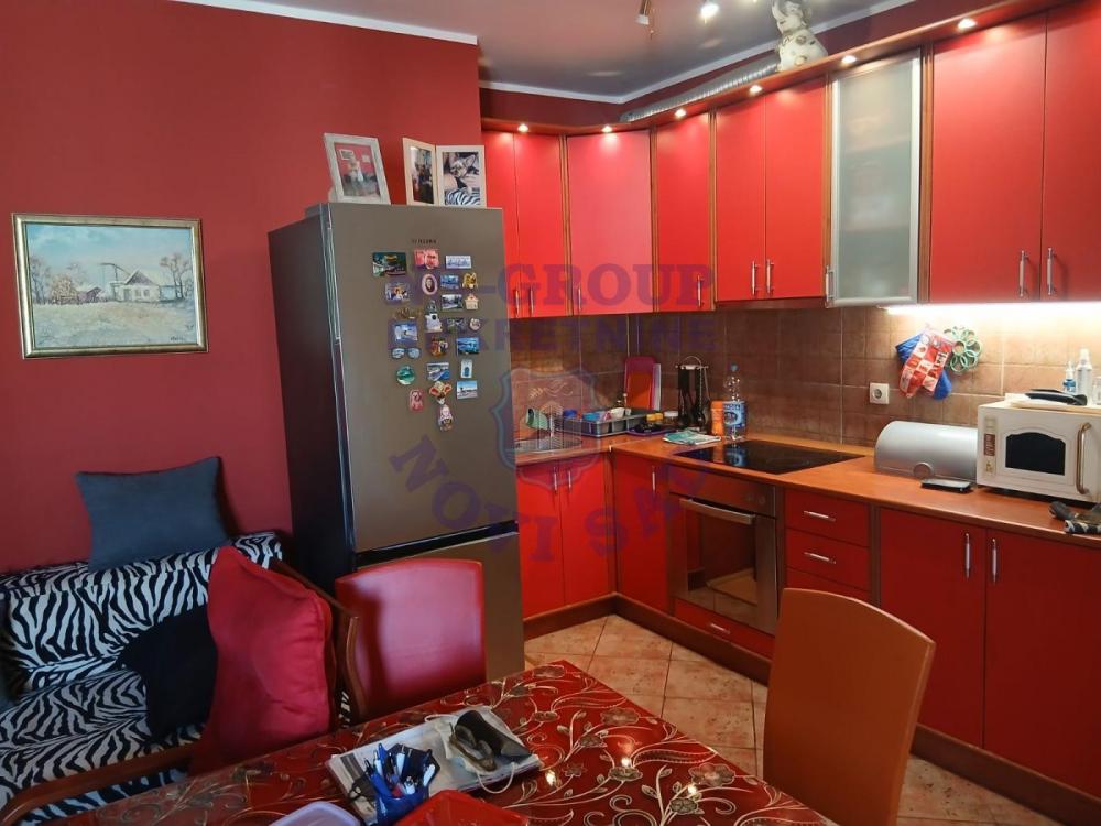 Slika 3 - Dvoiposoban, 59m2, Bulevar oslobođenja Novi Sad, sa terasom, ima lift