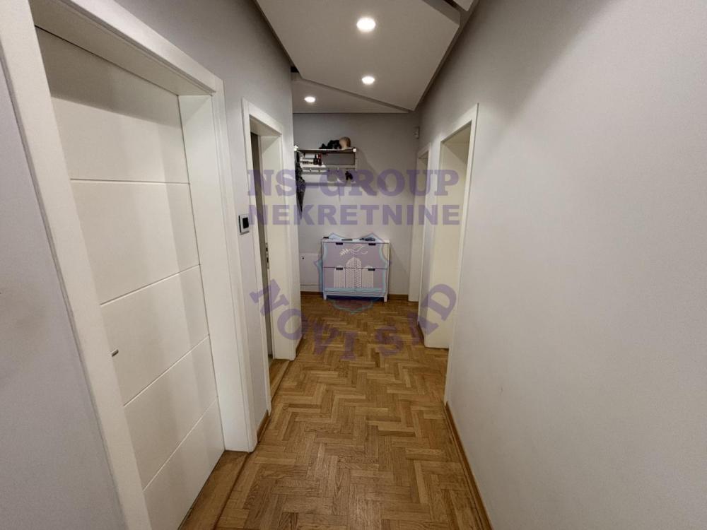 Slika 4 - Kompletno namešten trosoban stan!