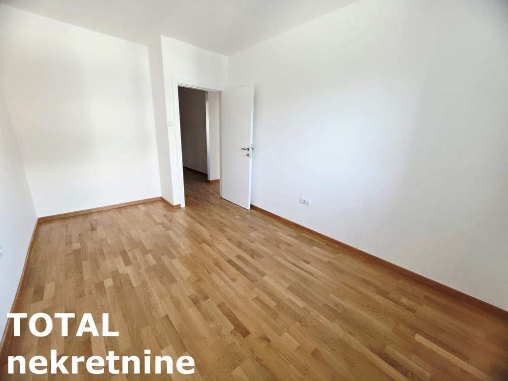 Slika 8 - Stan,NOVI SAD,TELEP,kv: 64.00, € 182400, ID: 1103049
