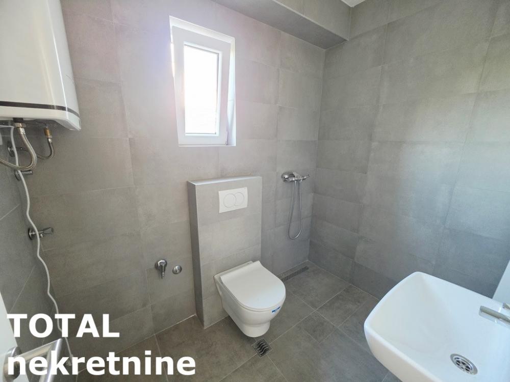 Slika 10 - Stan,NOVI SAD,TELEP,kv: 64.00, € 182400, ID: 1103049