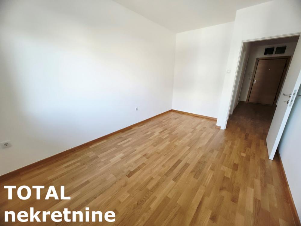 Slika 9 - Stan,NOVI SAD,TELEP,kv: 64.00, € 182400, ID: 1103049