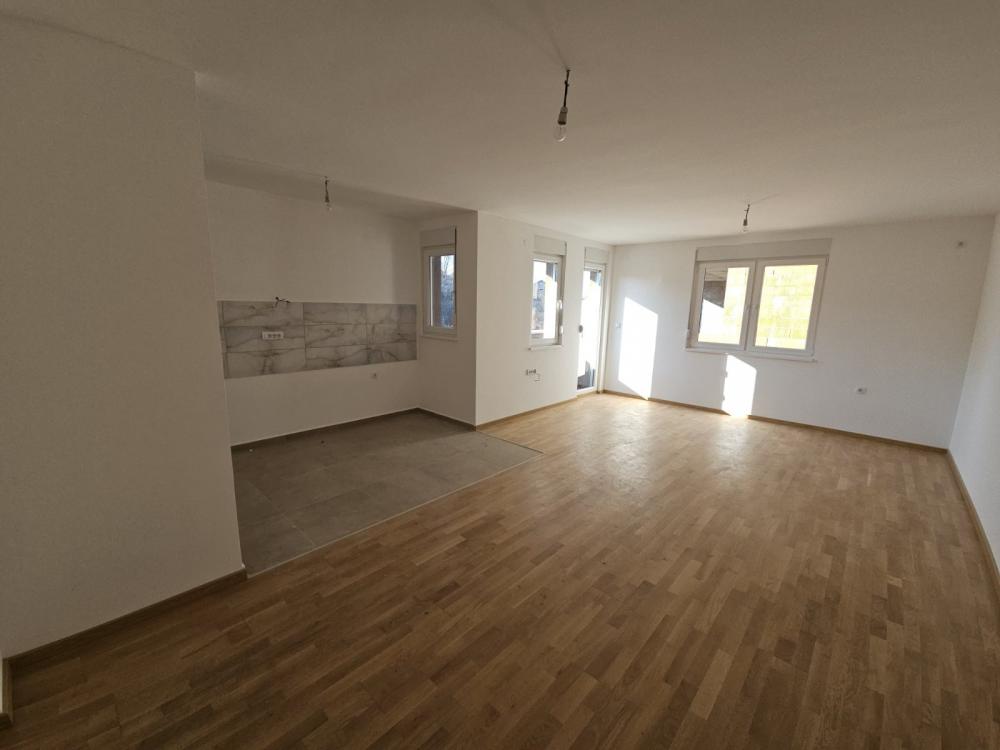 Slika 1 - Stan,NOVI SAD,TATARSKO BRDO,kv: 73.30, € 173000, ID: 1059137