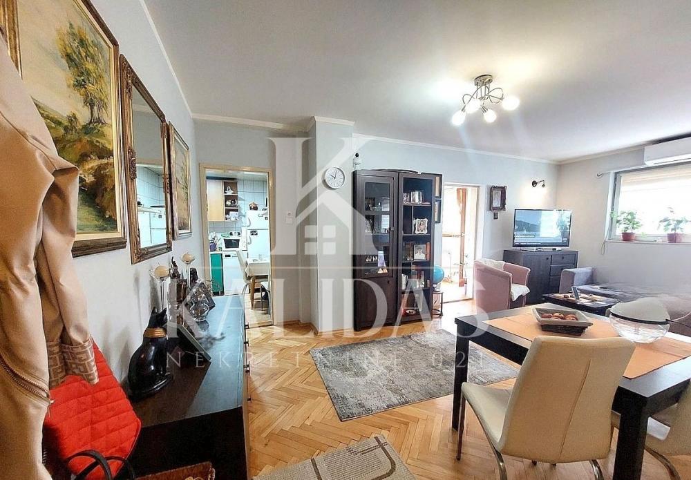 Slika 2 - Stan,NOVI SAD,CENTAR,kv: 52, € 154500, ID: 1008948