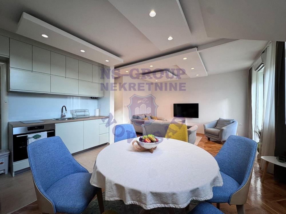 Slika 1 - Renoviran i kompletno namešten duplex!