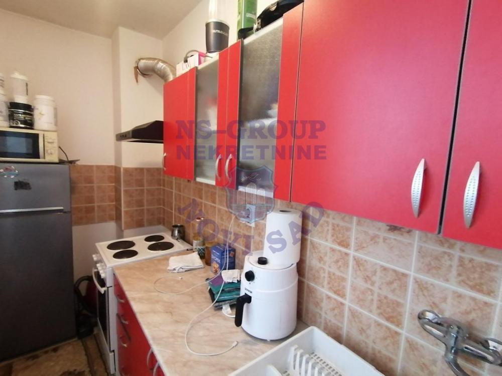 Slika 4 - Jednosoban, 27m2, Bulevar Evrope Novi Sad, ima lift