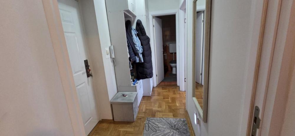 Slika 5 - Jednoiposoban stan, Podbara