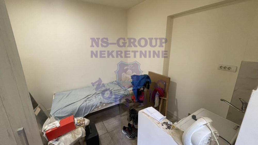 Slika 2 - Garsonjera 12m2 Gradić, Petrovaradin
