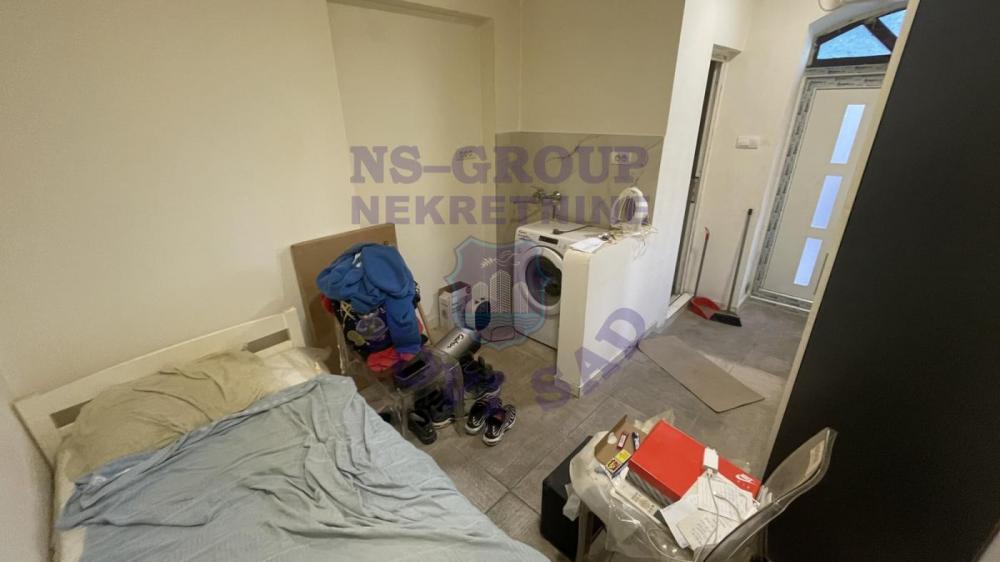 Slika 1 - Garsonjera 12m2 Gradić, Petrovaradin